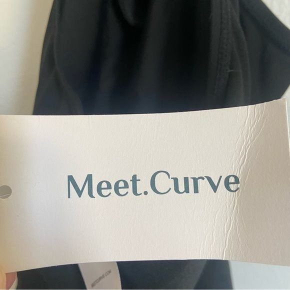 Meet.Curve Black Cross Back Swimsuit - Picture 8 of 10